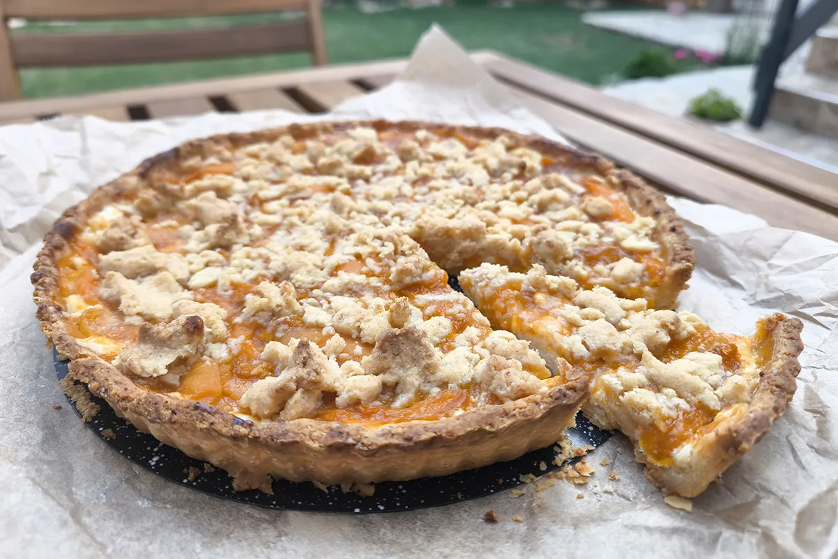 Sočna marelična pita